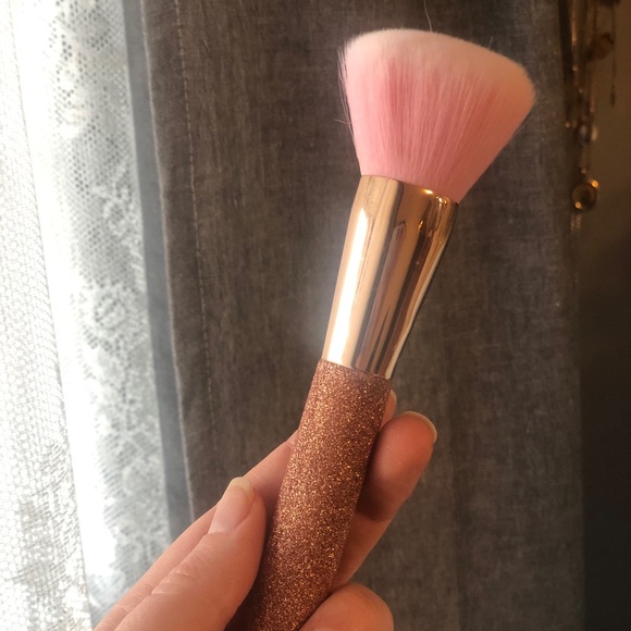 Tarte Makeup Brushes - Picture 4 of 5